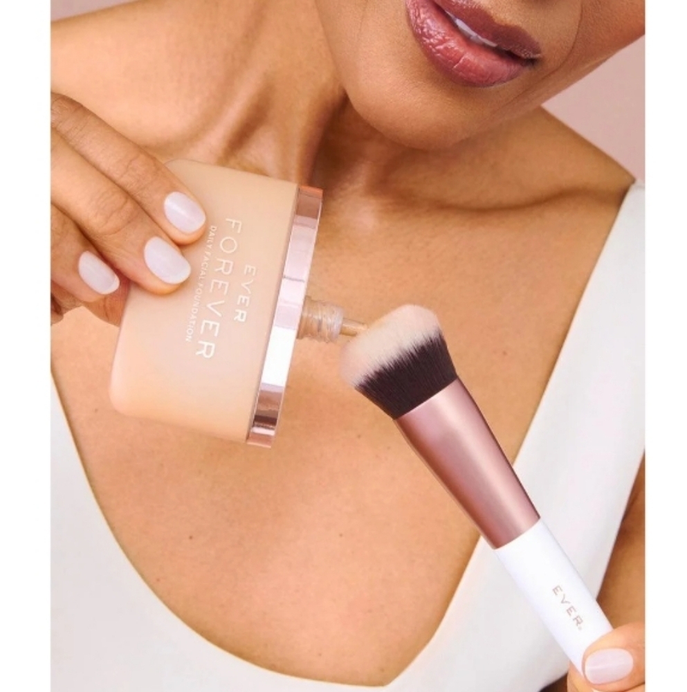 EVER Face Foundation Brush
